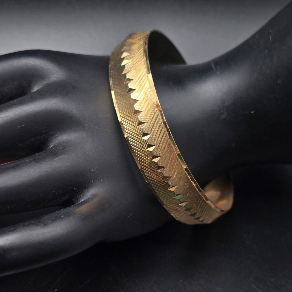 Monet Gold Tone Bangle Bracelet Vintage Costume Jewelry